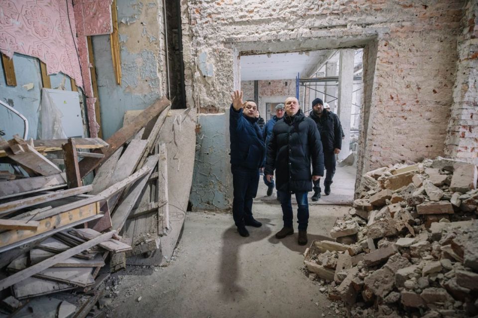 Антон Кольцов: Еще два социально значимых объекта отремонтируют в Мариуполе специалисты нашего города-побратима Санкт-Петербурга