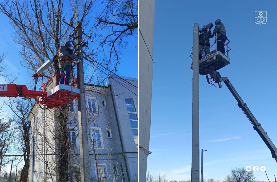 Мариупольские энергетики продолжают инспектировать сети наружного освещения