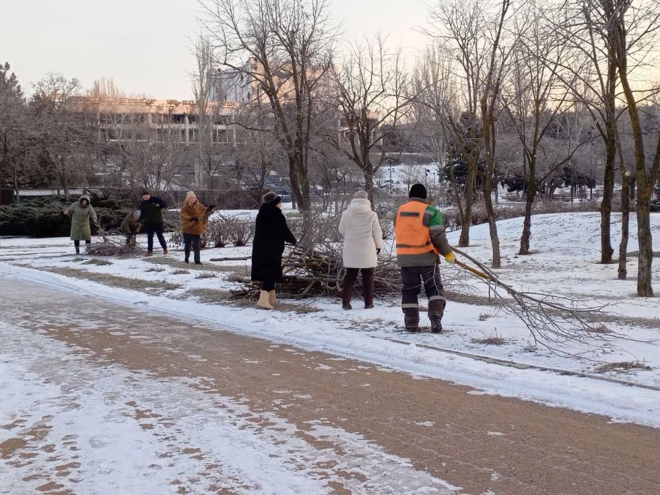 На территории Ильичевского района состоялся очередной субботник