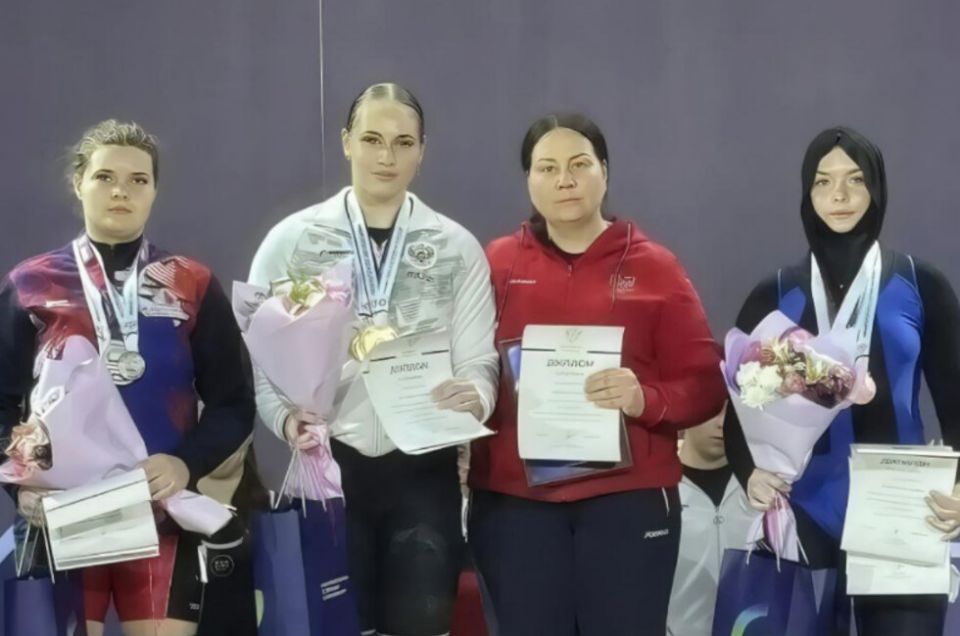 Спортсменка из Мариуполя стала второй на первенстве России по тяжелой атлетике