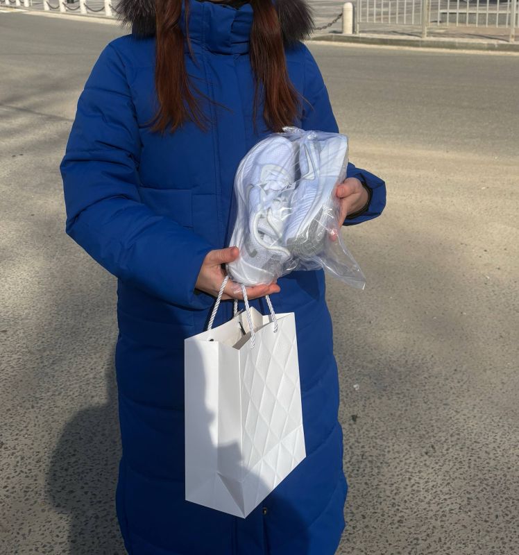 Все 10 победителей нашей совместной с донецким отделением Общероссийской общественно-государственной организации «Ассамблея народов России» акции получили свои подарки