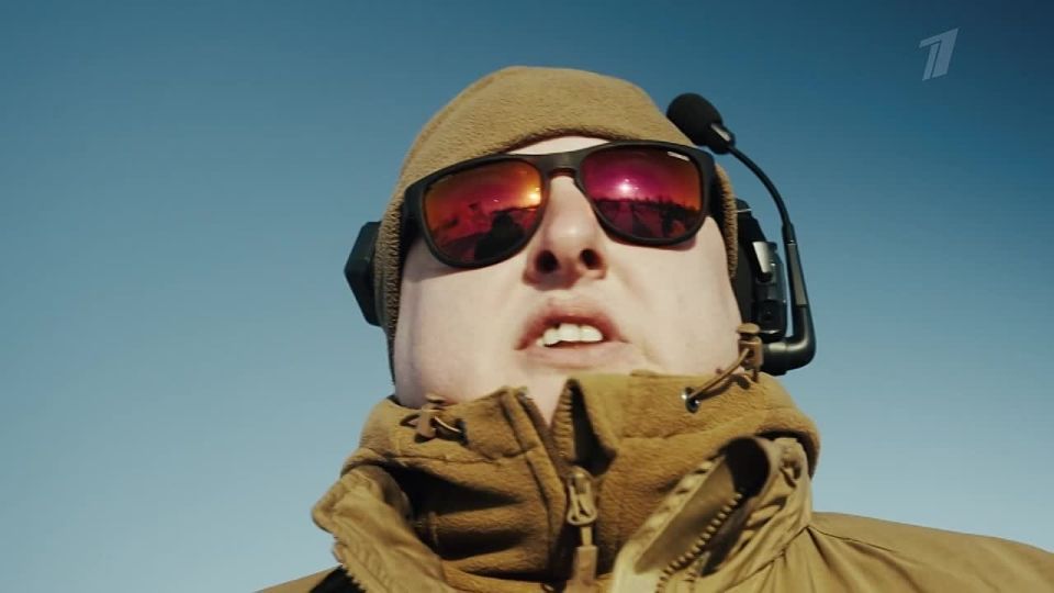 Военкор Семен Пегов вместе с Первым каналом подготовил серию фильмов о боевых действиях на Донбассе «10 историй о любви и смерти»