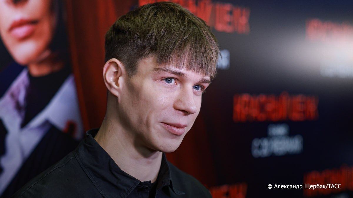 Главную роль в военной драме "Малыш" исполнил Глеб Калюжный, который сразу после съемок вернулся на срочную службу в армию