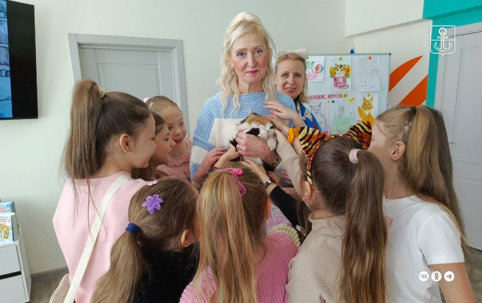 В мариупольских библиотеках отметили День кошек