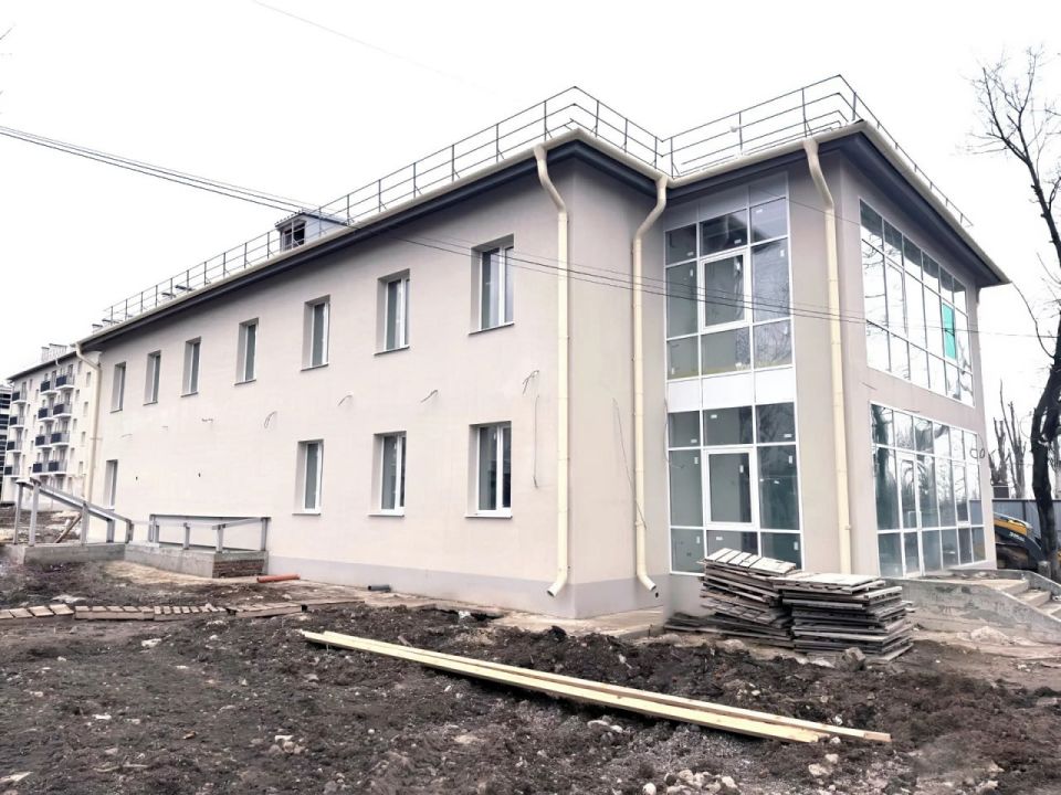 В Мариуполе завершили монтаж новой кровли во втором корпусе ДК «Строителей»