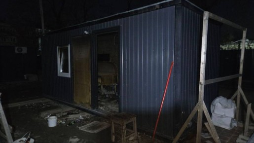 Двое мариупольцев кувалдой забили знакомого и сожгли его тело