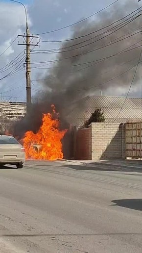 Автомобильный пожар поджёг ЛЭП в Мариуполе