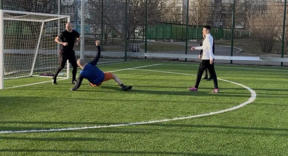 Города-побратимы Петербург и Мариуполь встретились на футбольном поле