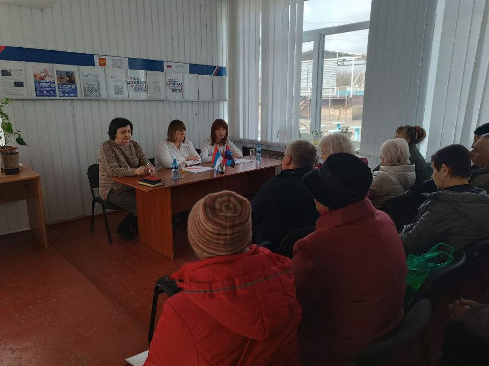 Состоялась встреча с жителями пгт Старый Крым, в которой приняли участие заведующая Старокрымского территориального сектора Цымбой Элла Федоровна и представители Межрайонной инспекции Федеральной налоговой службы №10 по...