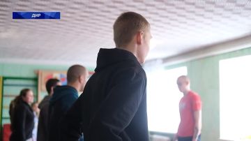 В освобождённой Кураховке проект “Тренер” Молодёжки Народного фронта помогает вернуть детей к активной жизни