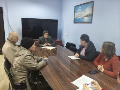 В Приморском внутригородском районе города Мариуполь прошла встреча жителей с исполняющим обязанности руководителя Управы Еленой Пантелеевной Голяка
