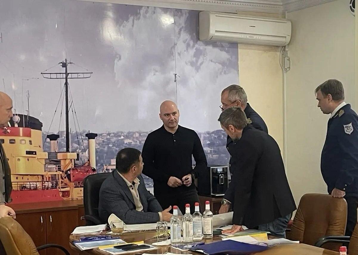 В Мариупольском морском порту на федеральном и региональном уровнях обсудили перспективы развития предприятия