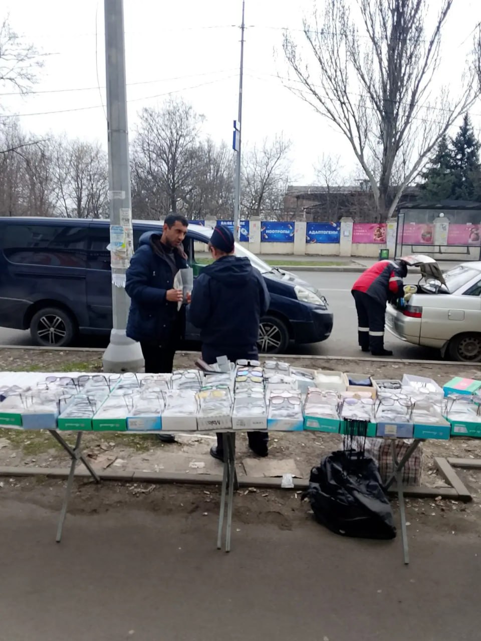 В рамках работы Административной комиссии на территории Приморского района провели рейд по местам несанкционированной торговли