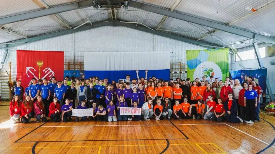 Мариупольские школьники встретились с титулованным спортсменом в Петербурге