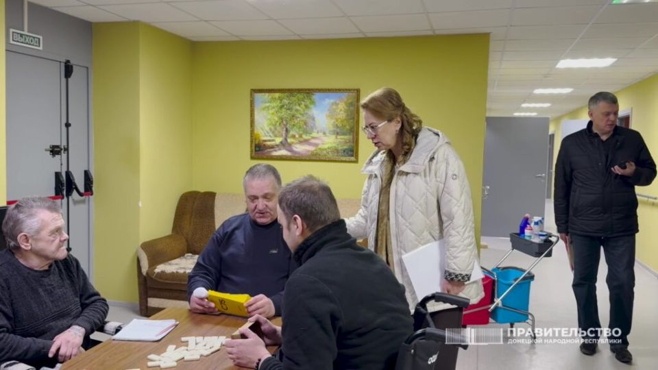 Вице-премьер Лариса Толстыкина посетили ряд учреждений социальной защиты в Мариуполе