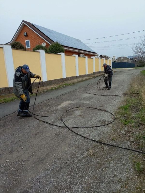 В Ильичевском районе энергетики проинспектировали сети наружного освещения