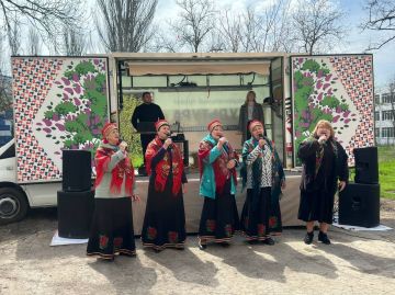 Искусство на колесах: Автоклуб «Единой России» привез праздник на улицу Урицкого!