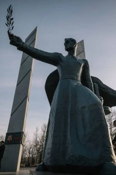 В Мариуполе отреставрируют памятник пионеру-герою Анатолию Балабухе