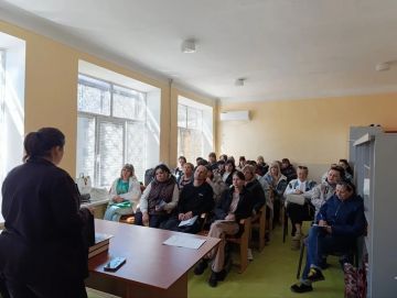 Мариупольские соцработники обучаются методам ухода за маломобильными гражданами