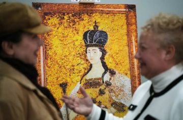 «Екатерина Великая: взгляд сквозь века»: В Мариупольском краеведческом музее работает международная выставка