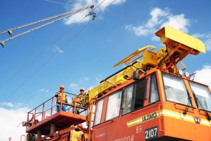 Железнодорожное сообщение между Донецком и Мариуполем запустят этим летом