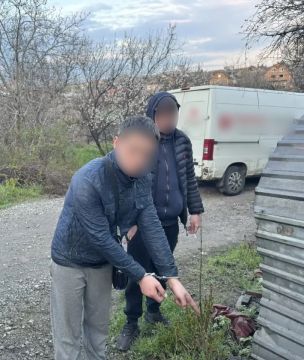 Стражи правопорядка изъяли наркотики у жителя Мариуполя