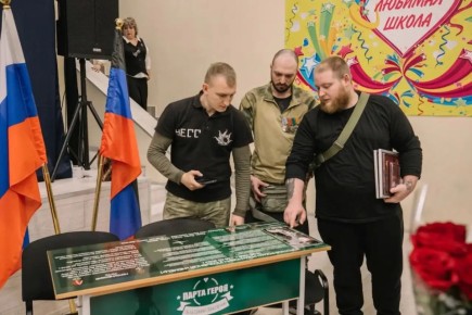 Восьмая «Парта Героя» открыта в Мариуполе