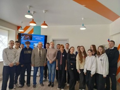 Мариупольским старшеклассникам рассказали о профессии военного медика