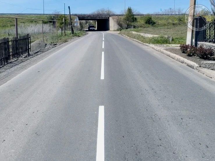 Приступили к нанесению дорожной разметки на автодорогах, которые восстанавливаем в текущем году