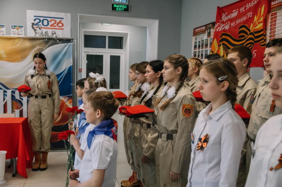 В школах Мариуполя открыли девятую «Парту Героя»