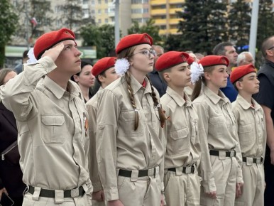 Сегодня на площади Ленина состоялось праздничное событие, посвящённое 12-й годовщине Донецкой Народной Республики