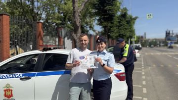Сотрудники Госавтоинспекции ведут профилактическую работу на территории Мариуполя