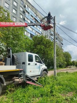 В Жовтневом и Приморском районах энергетики проинспектировали сети наружного освещения