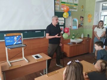 Ветеран-защитник — Роман Картамышев провел уроки мужества для школьников Донецка