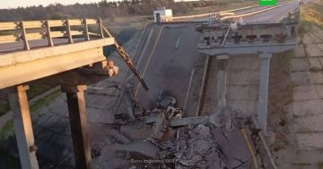 Мост рухнул на трассе между Донецком и Мариуполем после атаки ВСУ