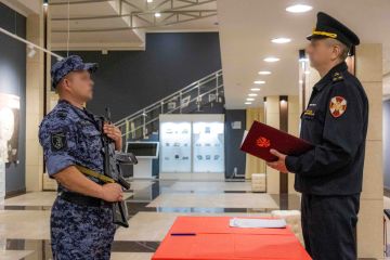 Присягу на верность Российской Федерации дали сотрудники вневедомственной охраны в ДНР