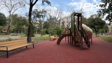 В Мариуполе завершено благоустройство дворовой территории дома в переулке Днепропетровском
