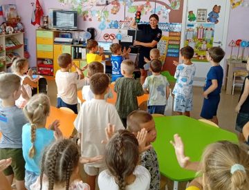 Сотрудники Госавтоинспекции провели урок безопасности для дошкольников