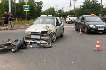 Водителя «Опеля», сбившего в Мариуполе питбайкера, задержали за два часа