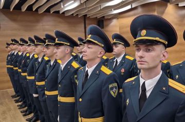 Новые сотрудники в рядах МЧС, проект ремонтного предприятия в Снежном: о главном на 13 августа 2026 года