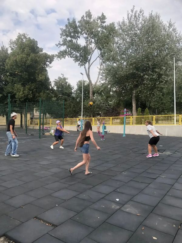 Мариупольцы продолжают активно заниматься спортом на свежем воздухе