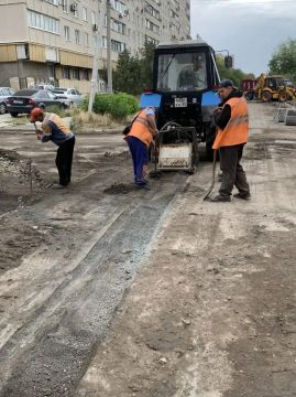 Мариупольские коммунальщики рассказали о работе, проделанной за выходные дни