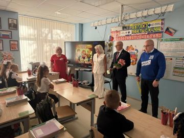 Сегодня во всех школах царит та самая праздничная атмосфера: впереди — новые открытия, знания и долгожданные встречи с друзьями