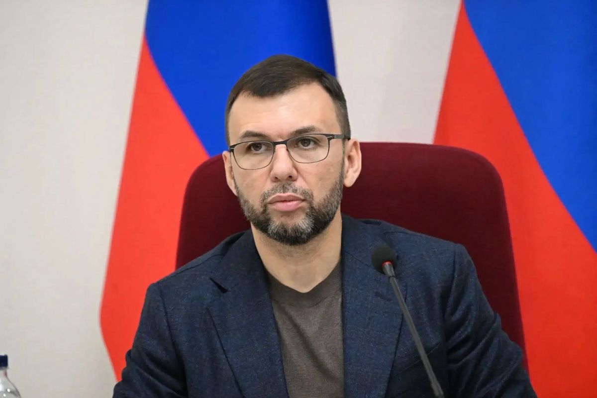 На заседании Морского совета ДНР обсудили вопросы защиты мариупольского порта, подготовку кадров в Азовском морском институте, а также создание рабочей группы по региональной программе «Морское наследие Донбасса» для...