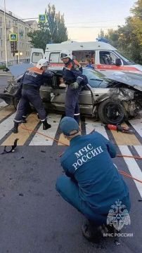 55-летнего пассажира зажало в машине после ДТП с тремя авто в Мариуполе