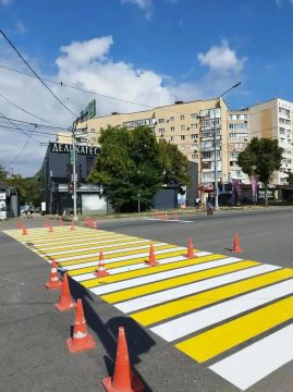 В Мариуполе провели очередные работы по благоустройству городской инфраструктуры