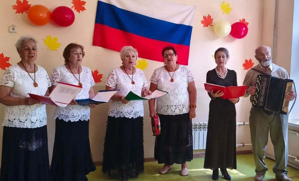 Для пожилых мариупольцев организовали концерт