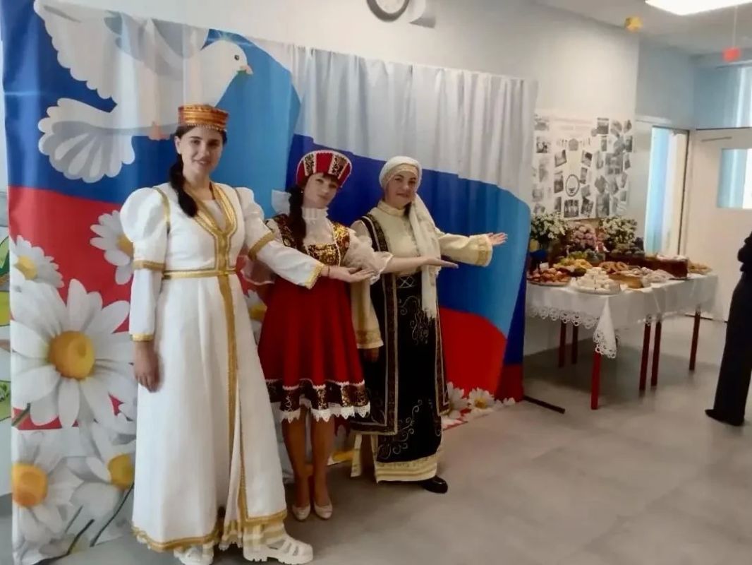 25 сентября в ГБДОУ №166 "Диоскурия" в соответствии с реализацией плана работы к Году Дошкольного образования состоялось мероприятие "Языки народов Единства", посвящённое многообразию языков, культур и традиций народов...
