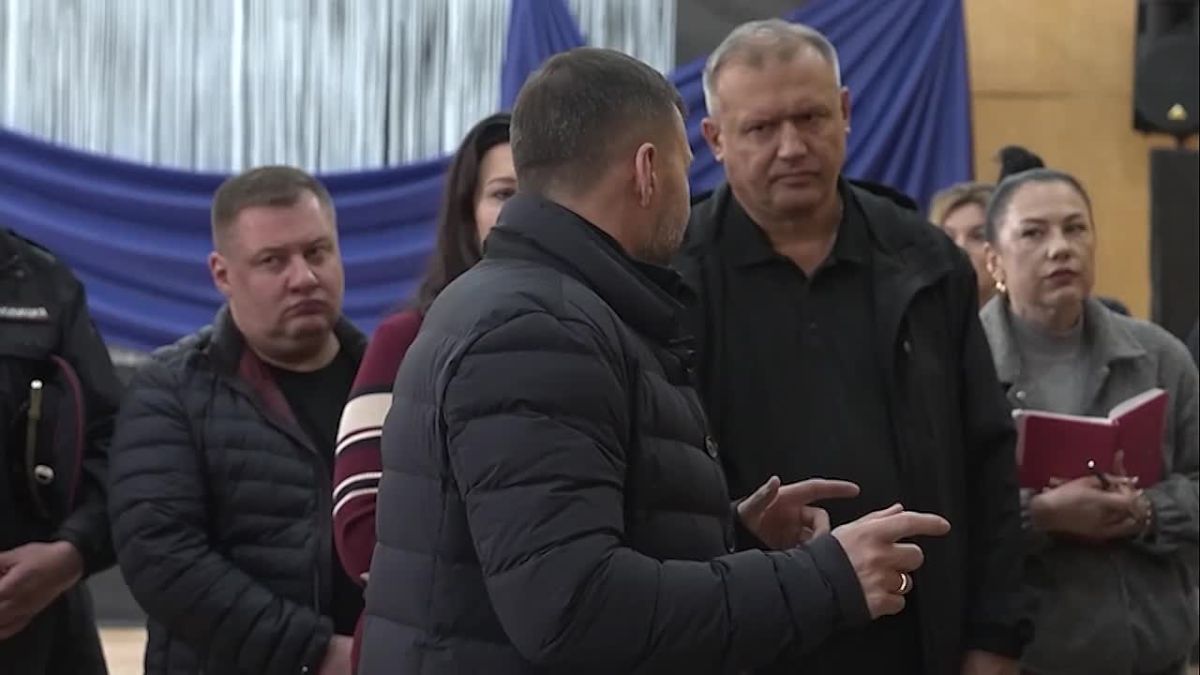 Денис Пушилин: Жители микрорайона Азотный в Донецке активно участвуют в его благоустройстве