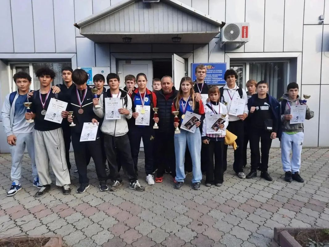 Воспитанники спортшколы «Атлетик» завоевали четыре медали на республиканских соревнованиях по вольной борьбе